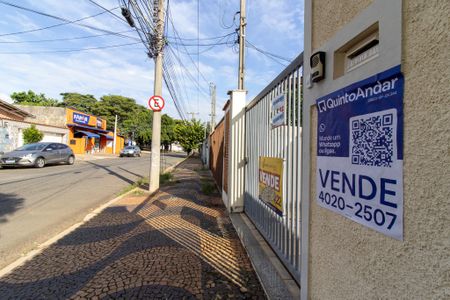 Casa à venda com 150m², 3 quartos e 3 vagas Casa à venda com 150m², 3 quartos e 3 vagasplaca