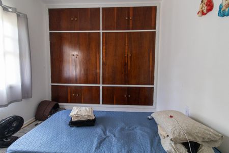 Casa à venda com 150m², 3 quartos e 3 vagas Casa à venda com 150m², 3 quartos e 3 vagasQuarto 2