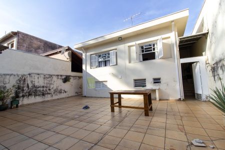 Casa à venda com 150m², 3 quartos e 3 vagas Casa à venda com 150m², 3 quartos e 3 vagasÁrea externa