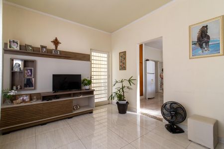 Casa à venda com 150m², 3 quartos e 3 vagas Casa à venda com 150m², 3 quartos e 3 vagasSala
