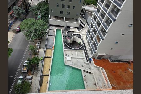 Apartamento à venda com 69m², 2 quartos e 1 vaga Apartamento à venda com 69m², 2 quartos e 1 vagaPiscina