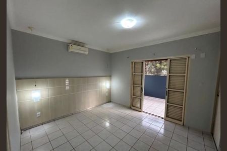 Casa para alugar com 270m², 4 quartos e 4 vagas