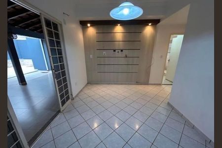 Casa para alugar com 270m², 4 quartos e 4 vagas