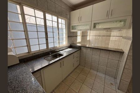 Cozinha de casa para alugar com 4 quartos, 270m² em Vigilato Pereira, Uberlândia