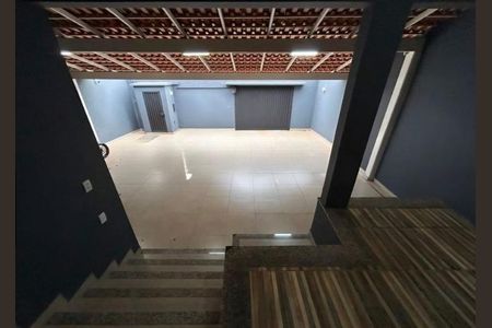 Casa para alugar com 270m², 4 quartos e 4 vagas