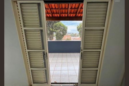 Casa para alugar com 270m², 4 quartos e 4 vagas