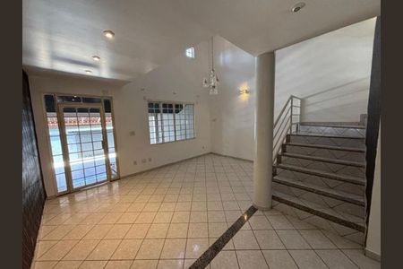 Sala de casa para alugar com 4 quartos, 270m² em Vigilato Pereira, Uberlândia