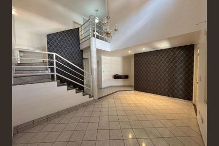 Casa para alugar com 270m², 4 quartos e 4 vagas