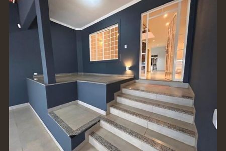 Casa para alugar com 270m², 4 quartos e 4 vagas