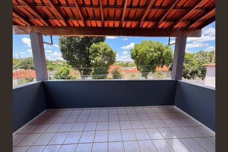 Casa para alugar com 270m², 4 quartos e 4 vagas