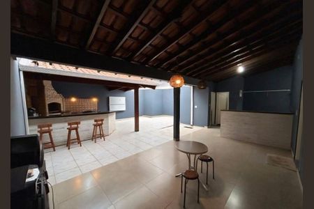 Casa para alugar com 270m², 4 quartos e 4 vagas