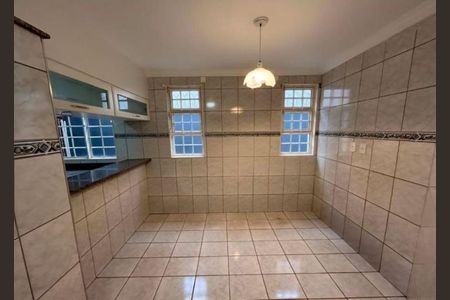 Casa para alugar com 270m², 4 quartos e 4 vagas