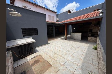 Casa para alugar com 270m², 4 quartos e 4 vagas