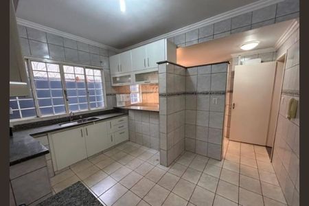 Casa para alugar com 270m², 4 quartos e 4 vagas