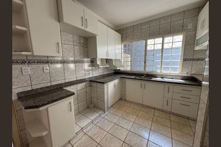 Cozinha de casa para alugar com 4 quartos, 270m² em Vigilato Pereira, Uberlândia