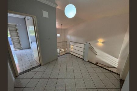 Casa para alugar com 270m², 4 quartos e 4 vagas