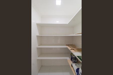 Apartamento para alugar com 432m², 4 quartos e 3 vagas Apartamento para alugar com 432m², 4 quartos e 3 vagasDespensa