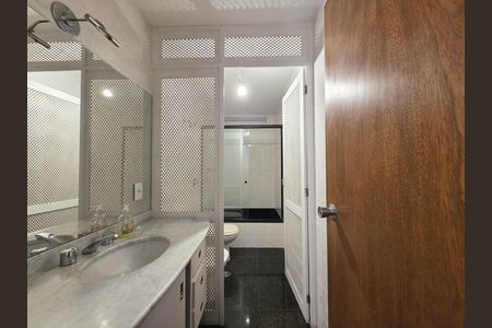 Apartamento para alugar com 139m², 3 quartos e 1 vaga Apartamento para alugar com 139m², 3 quartos e 1 vagaBanheiro Social