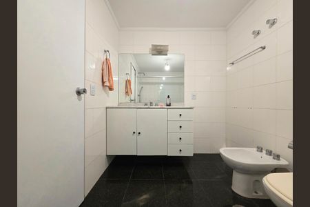 Apartamento para alugar com 139m², 3 quartos e 1 vaga Apartamento para alugar com 139m², 3 quartos e 1 vagaBanheiro da Suíte