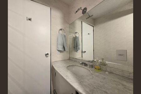 Apartamento para alugar com 139m², 3 quartos e 1 vaga