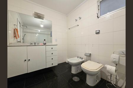 Apartamento para alugar com 139m², 3 quartos e 1 vaga Apartamento para alugar com 139m², 3 quartos e 1 vagaBanheiro da Suíte