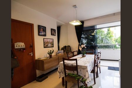 Apartamento para alugar com 120m², 3 quartos e 2 vagas Apartamento para alugar com 120m², 3 quartos e 2 vagasSala de estar