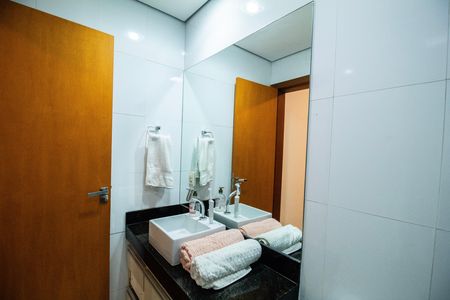 Apartamento para alugar com 120m², 3 quartos e 2 vagas Apartamento para alugar com 120m², 3 quartos e 2 vagasBanheiro da Suíte