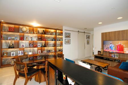 Apartamento à venda com 84m², 2 quartos e 2 vagasAmbientes Integrados (Sala de Estar, Jantar e Cozinha)