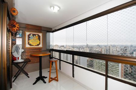 Apartamento à venda com 84m², 2 quartos e 2 vagasVaranda