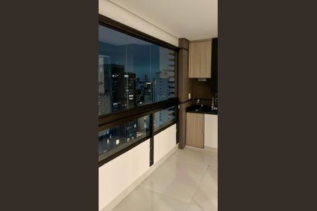 Apartamento à venda com 84m², 2 quartos e 2 vagasVaranda