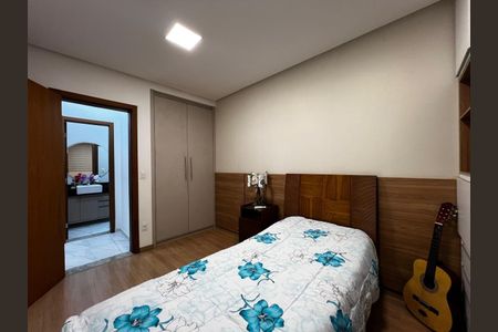 Foto 14 de casa para alugar com 3 quartos, 306m² em São Goncalo, Contagem