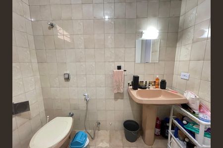 Banheiro de apartamento para alugar com 1 quarto, 28m² em Jardim Peri Peri, São Paulo