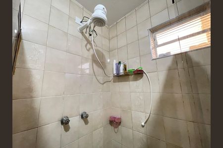 Banheiro de apartamento para alugar com 1 quarto, 28m² em Jardim Peri Peri, São Paulo