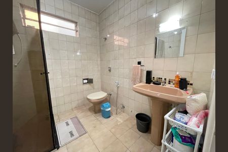 Banheiro de apartamento para alugar com 1 quarto, 28m² em Jardim Peri Peri, São Paulo