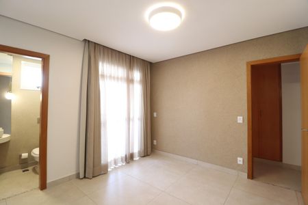 Sala de apartamento para alugar com 3 quartos, 122m² em S Maria, Uberlândia