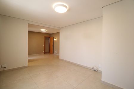Apartamento para alugar com 122m², 3 quartos e 2 vagasSala