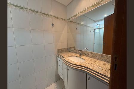 Apartamento para alugar com 128m², 3 quartos e 2 vagas Apartamento para alugar com 128m², 3 quartos e 2 vagasBanheiro da Suíte 3