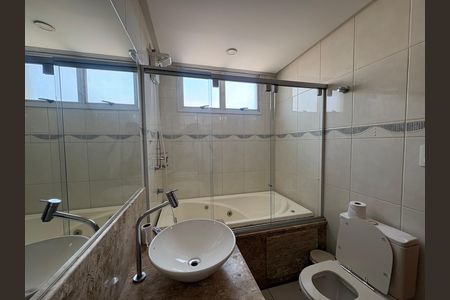 Banheiro da Suíte 1 de apartamento para alugar com 3 quartos, 128m² em Nova Suiça, Goiânia