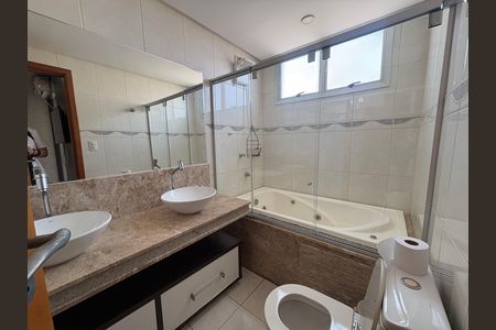 Apartamento para alugar com 128m², 3 quartos e 2 vagas Apartamento para alugar com 128m², 3 quartos e 2 vagasBanheiro da Suíte 1