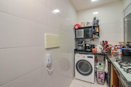 Apartamento à venda com 48m², 2 quartos e 1 vaga Apartamento à venda com 48m², 2 quartos e 1 vagaCozinha e Área de Serviço