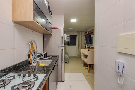 Apartamento à venda com 48m², 2 quartos e 1 vaga Apartamento à venda com 48m², 2 quartos e 1 vagaCozinha e Área de Serviço
