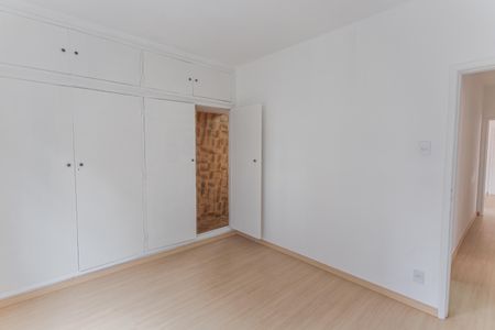 Apartamento à venda com 90m², 3 quartos e 1 vaga Apartamento à venda com 90m², 3 quartos e 1 vagaSuíte