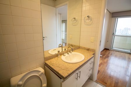 Apartamento para alugar com 130m², 2 quartos e 2 vagas Apartamento para alugar com 130m², 2 quartos e 2 vagasBanheiro da Suíte 1