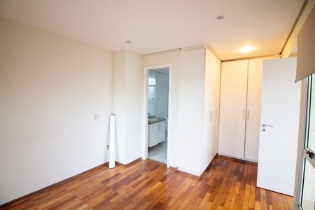 Apartamento para alugar com 130m², 2 quartos e 2 vagas Apartamento para alugar com 130m², 2 quartos e 2 vagasSuíte 2