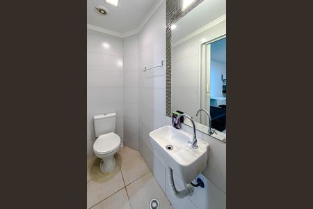 Banheiro de kitnet/studio para alugar com 1 quarto, 15m² em Perdizes, São Paulo