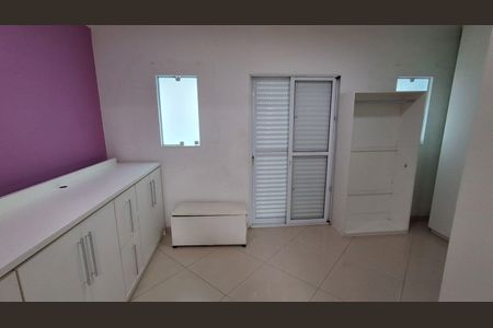 Casa para alugar com 247m², 3 quartos e 2 vagas Casa para alugar com 247m², 3 quartos e 2 vagasCloset