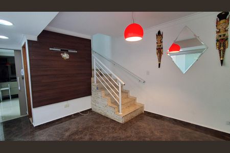 Casa para alugar com 247m², 3 quartos e 2 vagas Casa para alugar com 247m², 3 quartos e 2 vagasSala