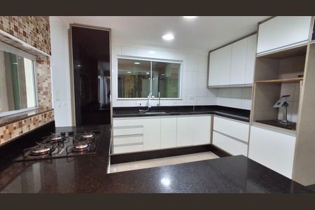 Casa para alugar com 247m², 3 quartos e 2 vagas Casa para alugar com 247m², 3 quartos e 2 vagasCozinha