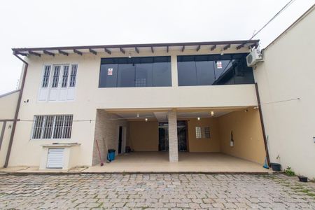 Casa para alugar com 390m², 3 quartos e 3 vagas Casa para alugar com 390m², 3 quartos e 3 vagasFachada