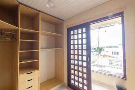 Casa para alugar com 390m², 3 quartos e 3 vagas Casa para alugar com 390m², 3 quartos e 3 vagasCloset